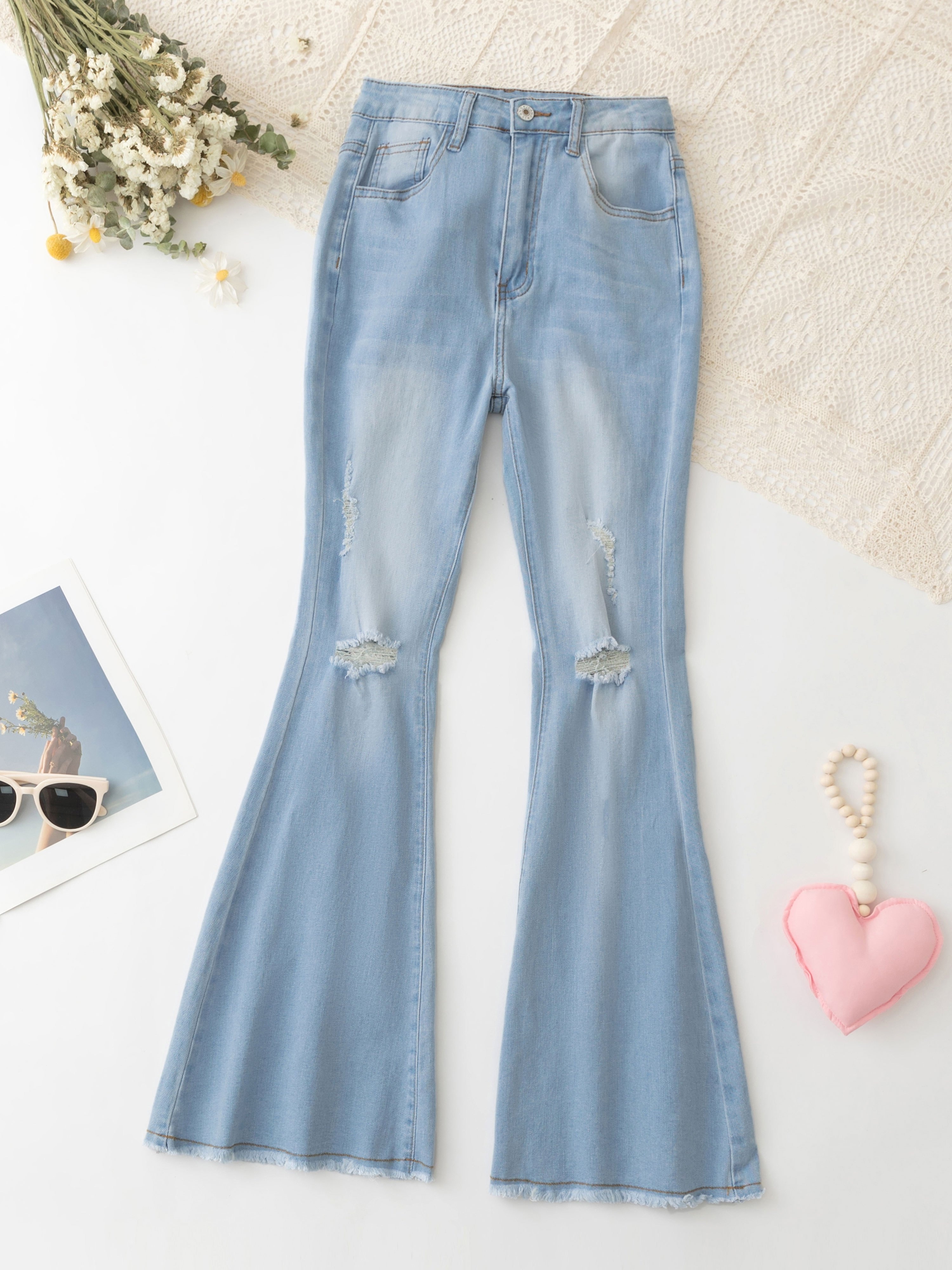 bootcut jeans  Spring outfits for teen girls, How to wear bootcut jeans,  Outfits for teens