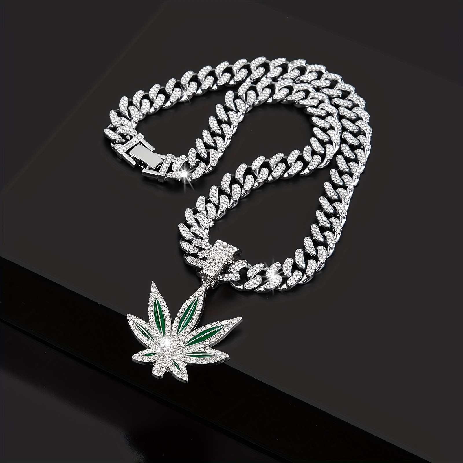 Hip Hop Iced Out Classic Retro Leaf Pendant