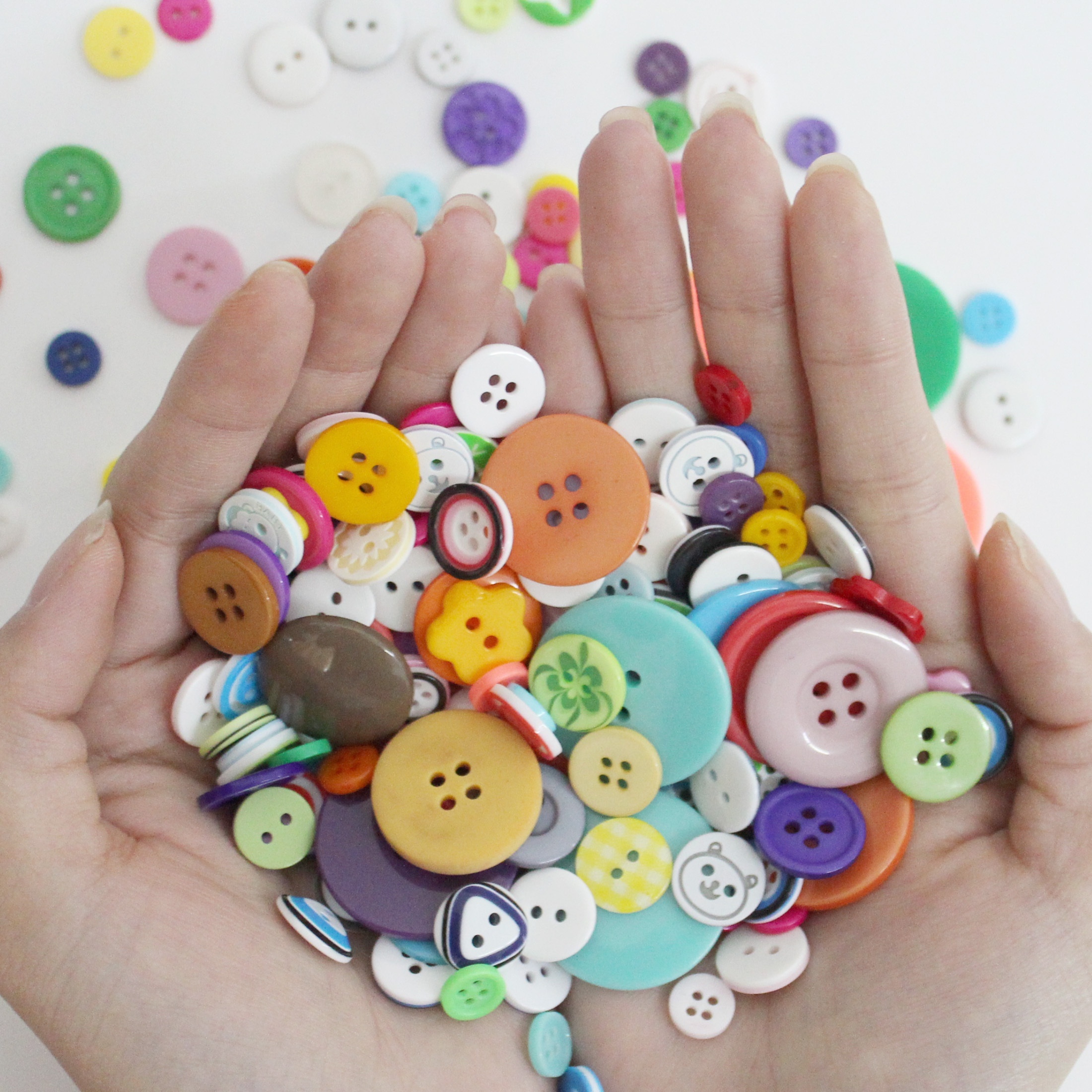 Random Buttons Pins Mix