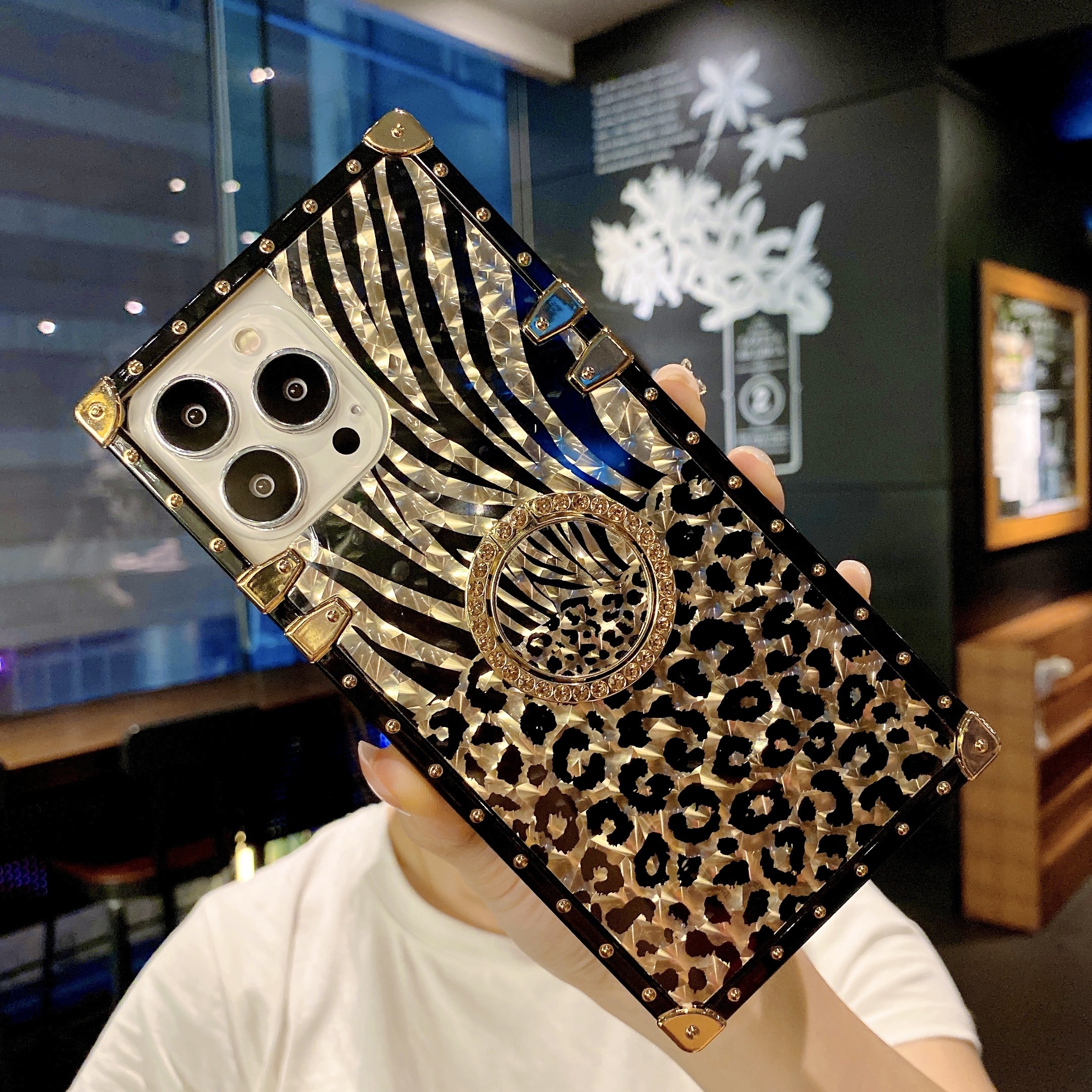 leopard   four corner reinforced anti fall wear resistant ring ring trendy brand   phone protective case suitable for 11 11pro 11  12 12pro 12  13 13pro 13  14 14pro 14plus 14  15 15pro 15plus 15    models different models   position is subject to the actual product the outer packaging picture display is for reference only Product details 0