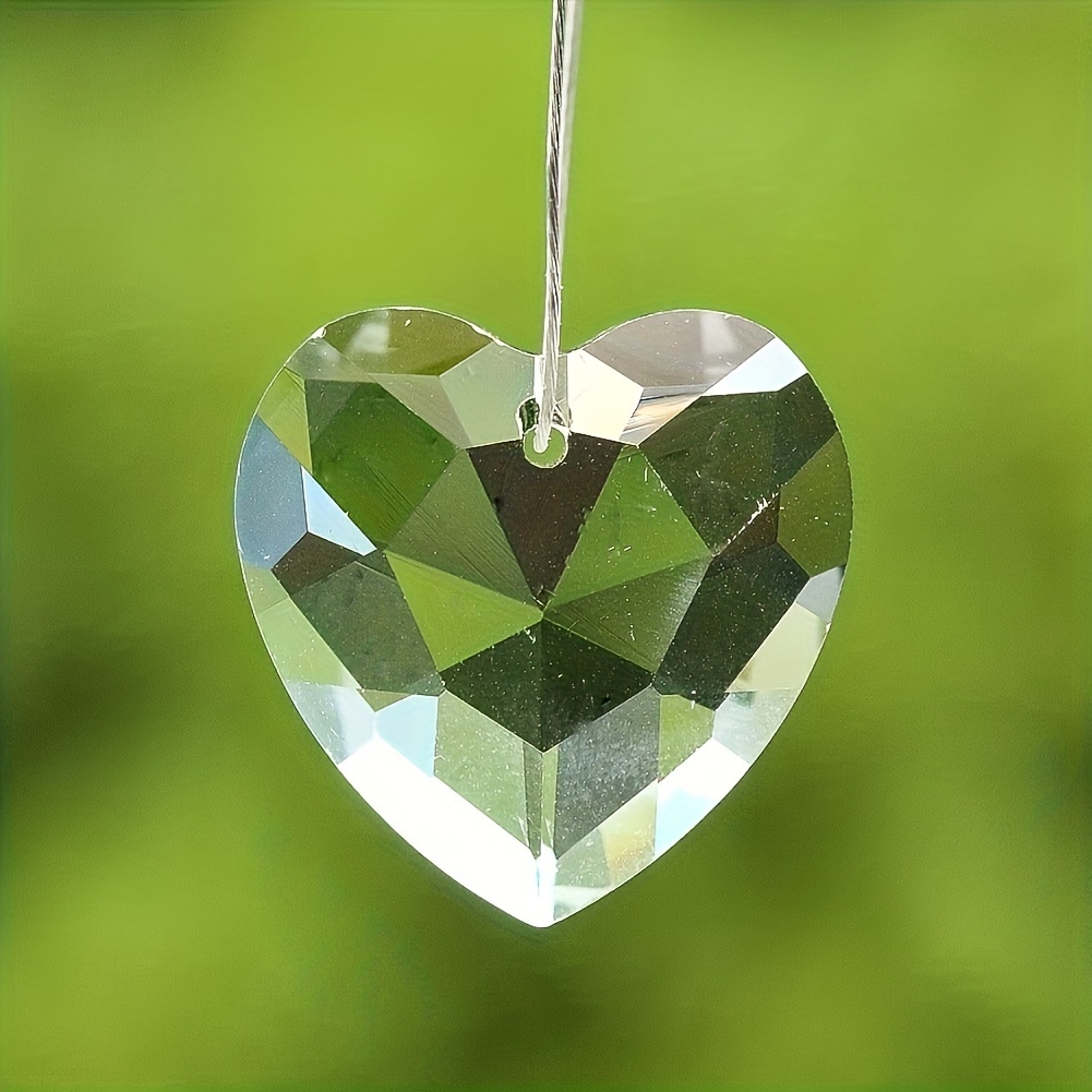 Pendentif en cristal de prisme à facettes en forme de cœur d'amour