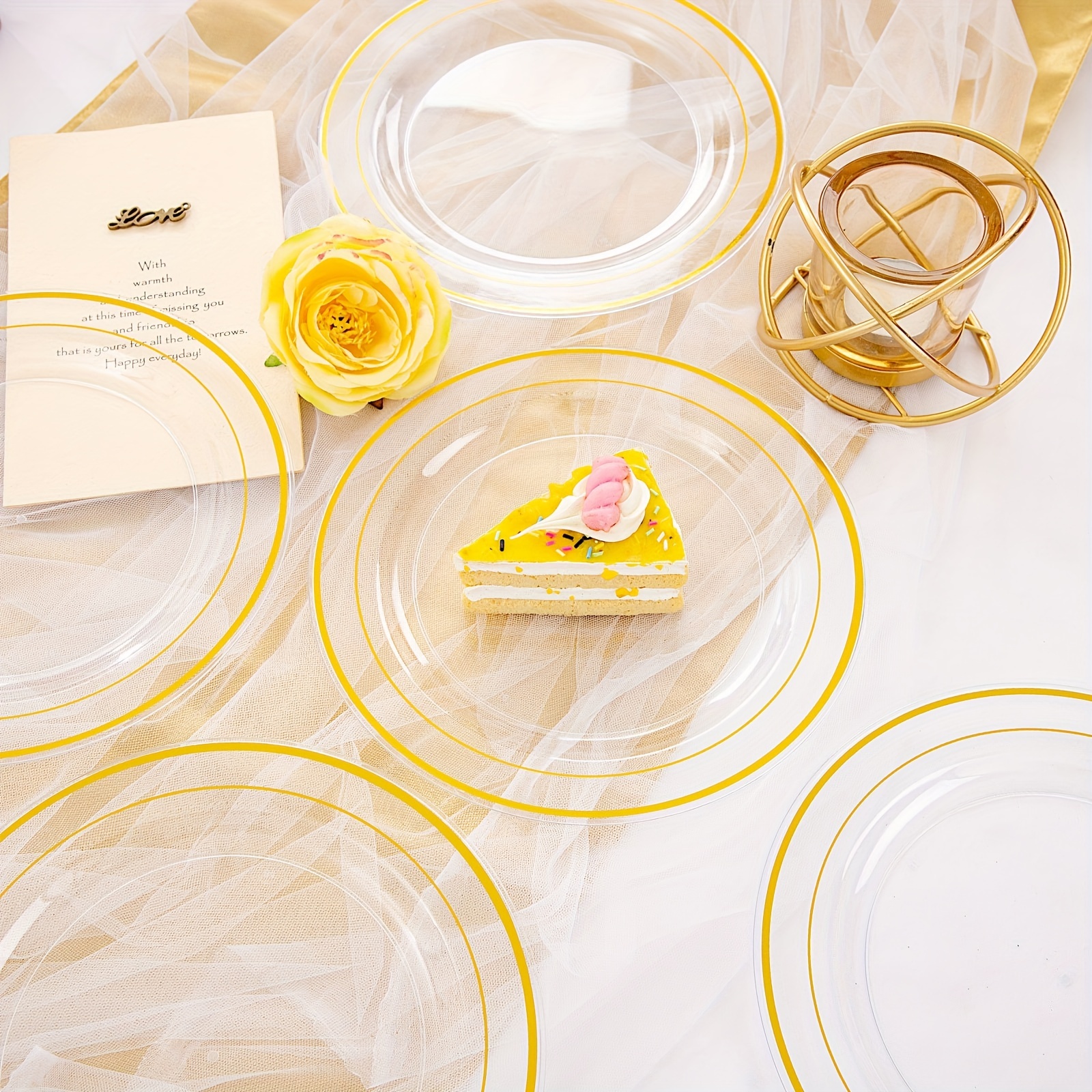 Juego de vajilla desechable de plástico dorado de 210 piezas (30  invitados), 30 platos desechables dorados, 30 platos llanos, 30 platos de  postre, 30