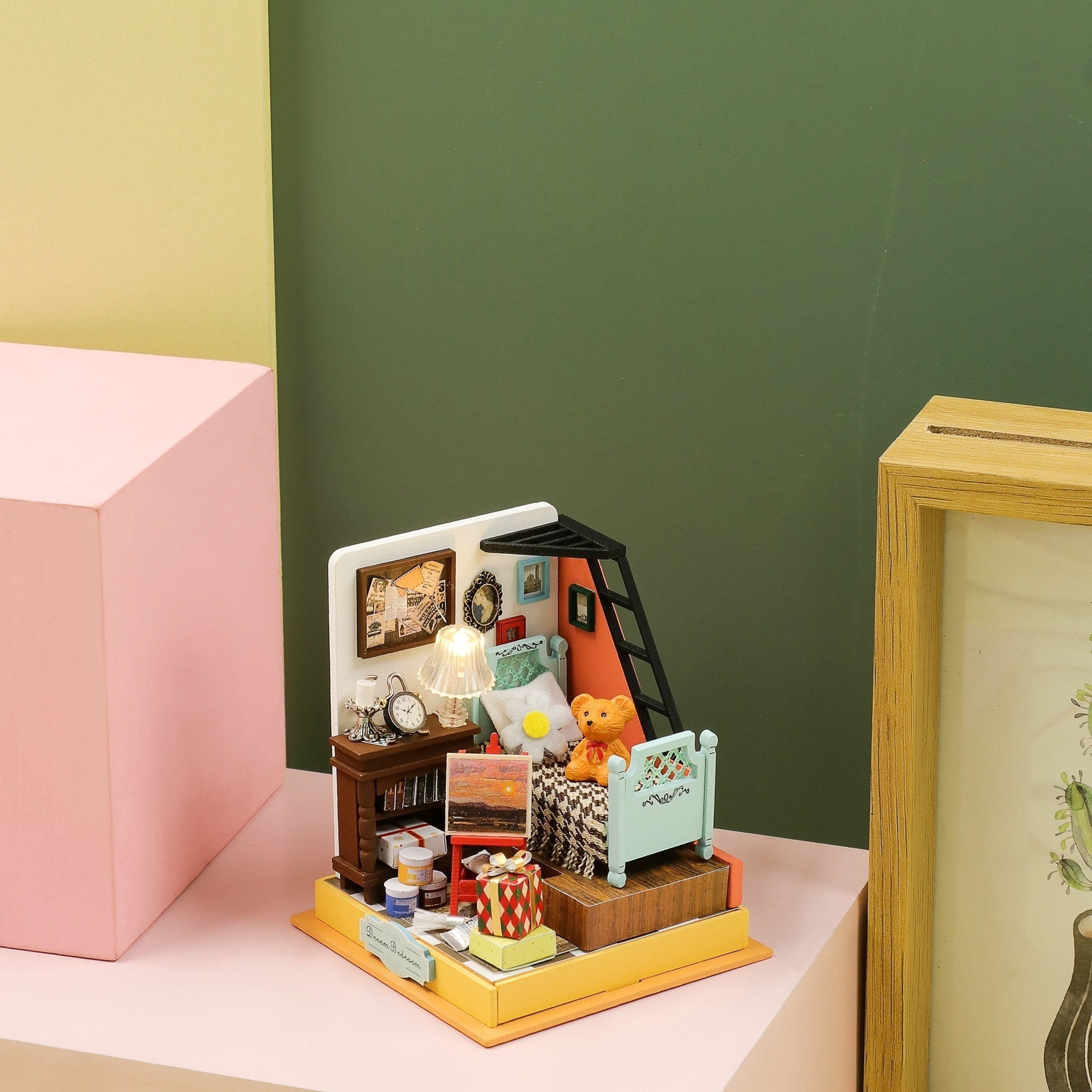 Kit miniature de maison de poupée DIY avec meubles, maison miniature en  bois 3D avec couvercle anti-poussière, kit de maison de poupées miniatures  1:24 Studio