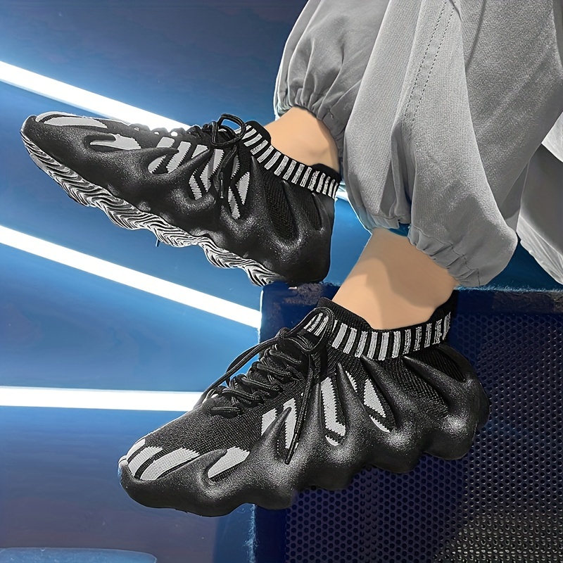 Men's Knitted Lightweight Running Shoes for Spring and Summer