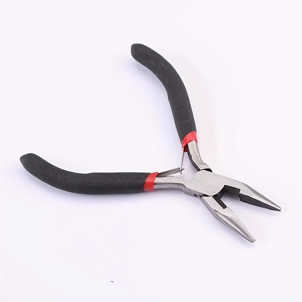 Offset needle deals nose pliers