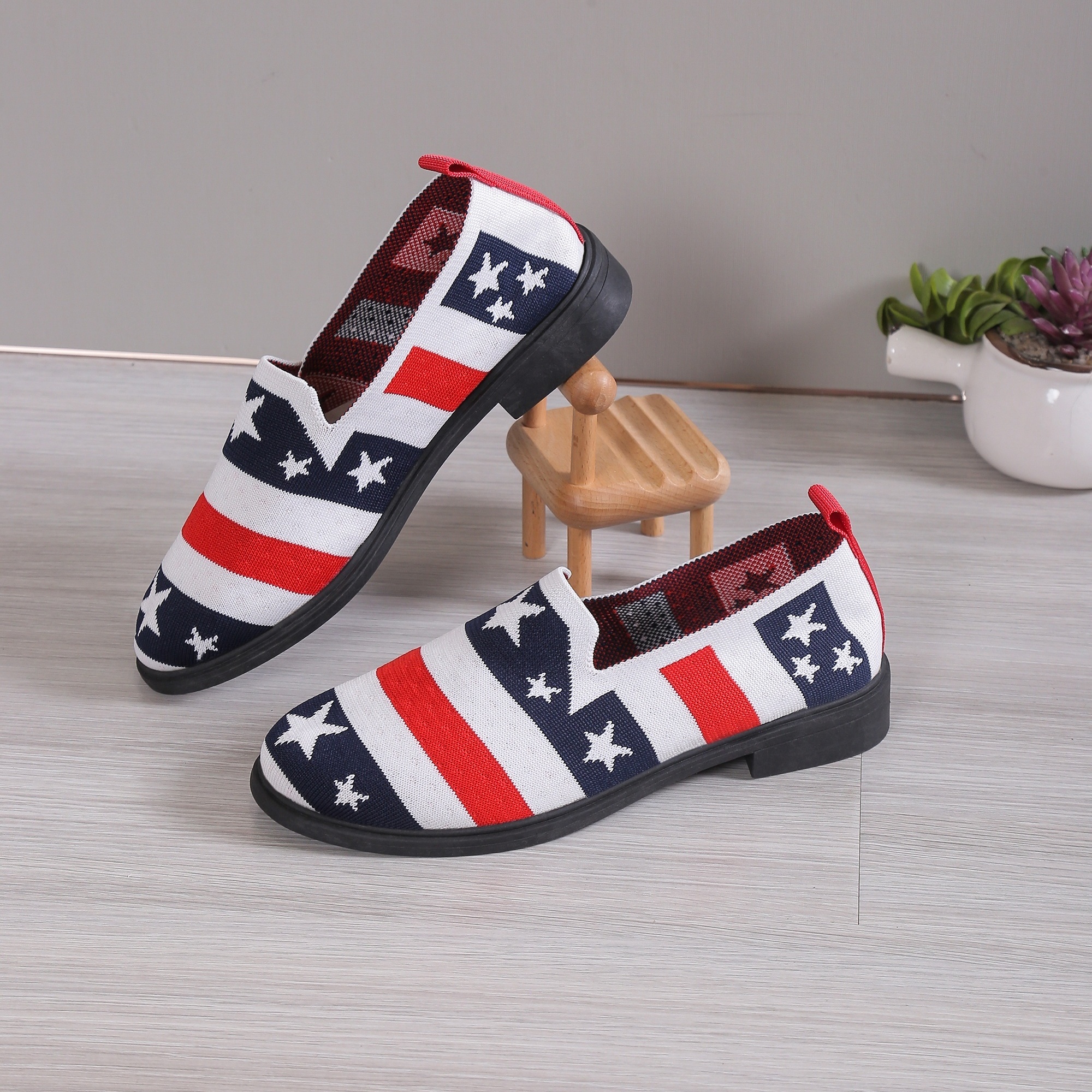 Cartoon Graphic Sneakers, Women's Cute Round Toe Lightweight Casual Shoes,Temu