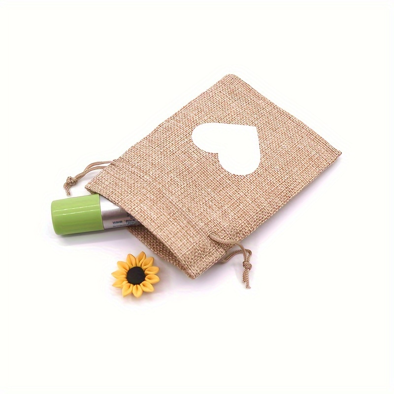 1pc Minimalist Burlap Gift Pouch With Heart Shaped Drawstring Bag