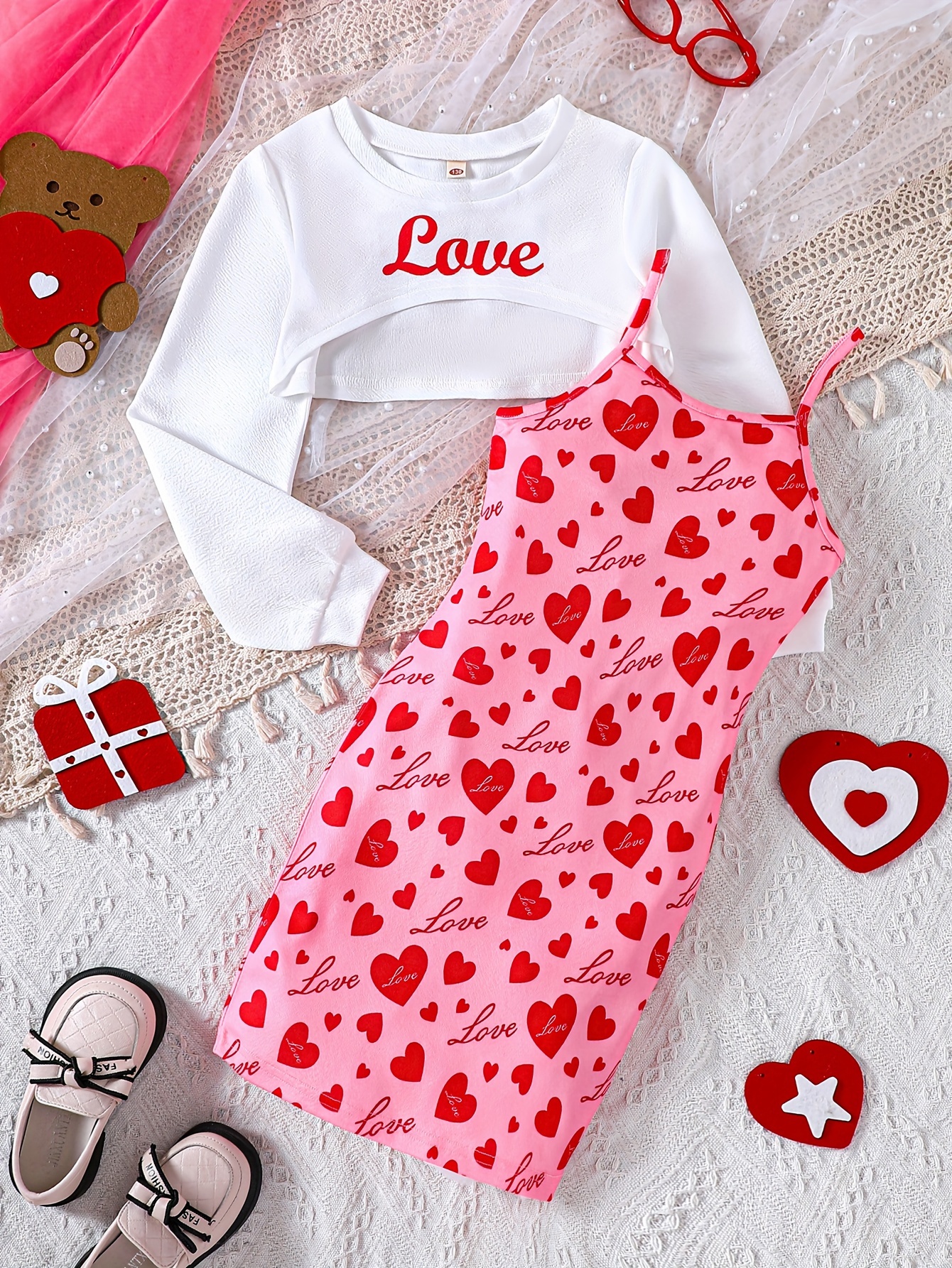 I wish I could remember where I found this picture. Cute VDay onesie idea.   Baby valentines outfit, Baby girl valentine outfit, Girls valentines  outfit