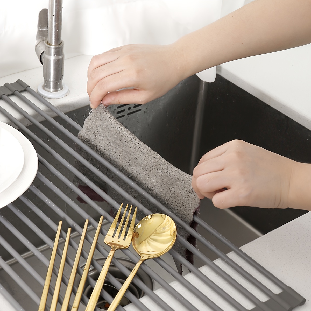 1pc silicone kitchen sink organizer multifunctional heat resistant dish draining mat roll up vegetable washing pad storage rack Product details 8