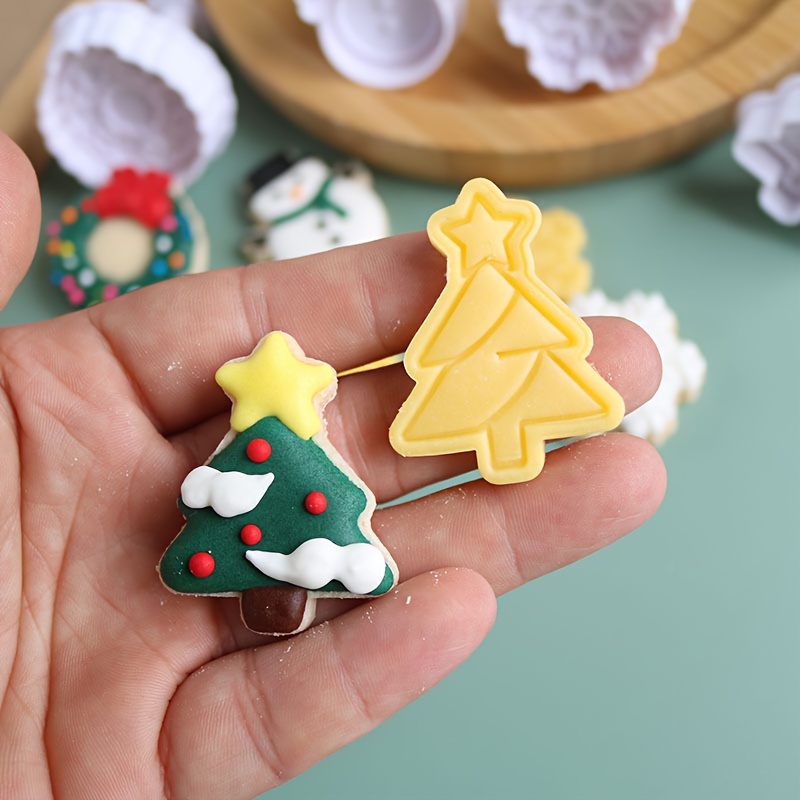 4pcs/Set Christmas Cookie Making Tools Press Decorate Christmas Gift Cake  Plastic Plunger Fondant Dough Cutter