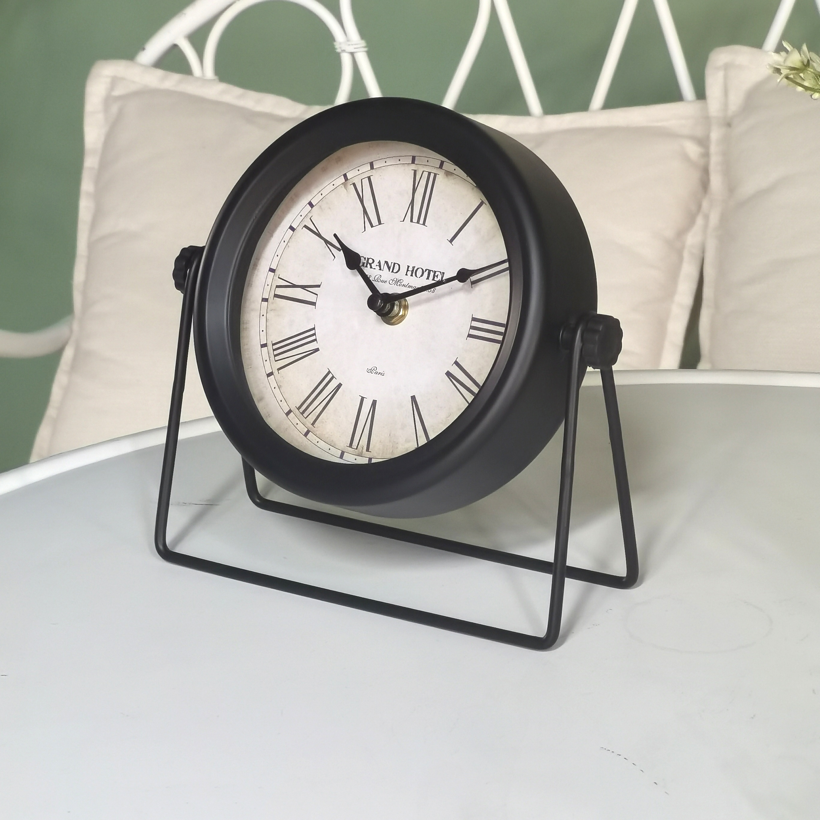  Desk Clock Reloj de mesa europeo para sala de estar, reloj  despertador silencioso para dormitorio, mesita de noche, funciona con  pilas, retro europeo, colorido, números grandes : Hogar y Cocina