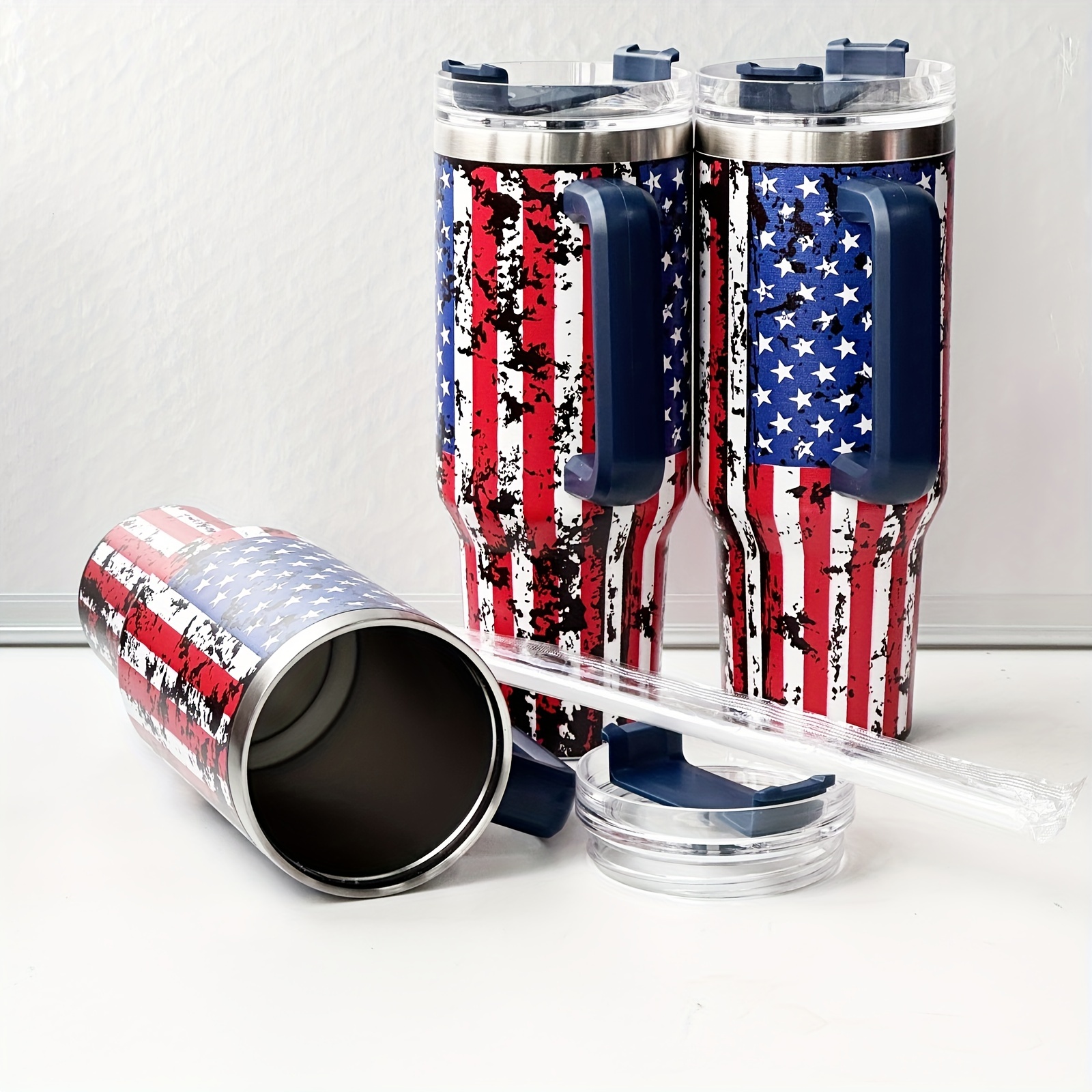 1 Stück, US-Flagge-Becher Mit Deckel Und Strohhalm,  40-Unzen-Edelstahl-Thermalwasserflasche Mit Griff,  Unabhängigkeitstag-Autobecher, Tragbare