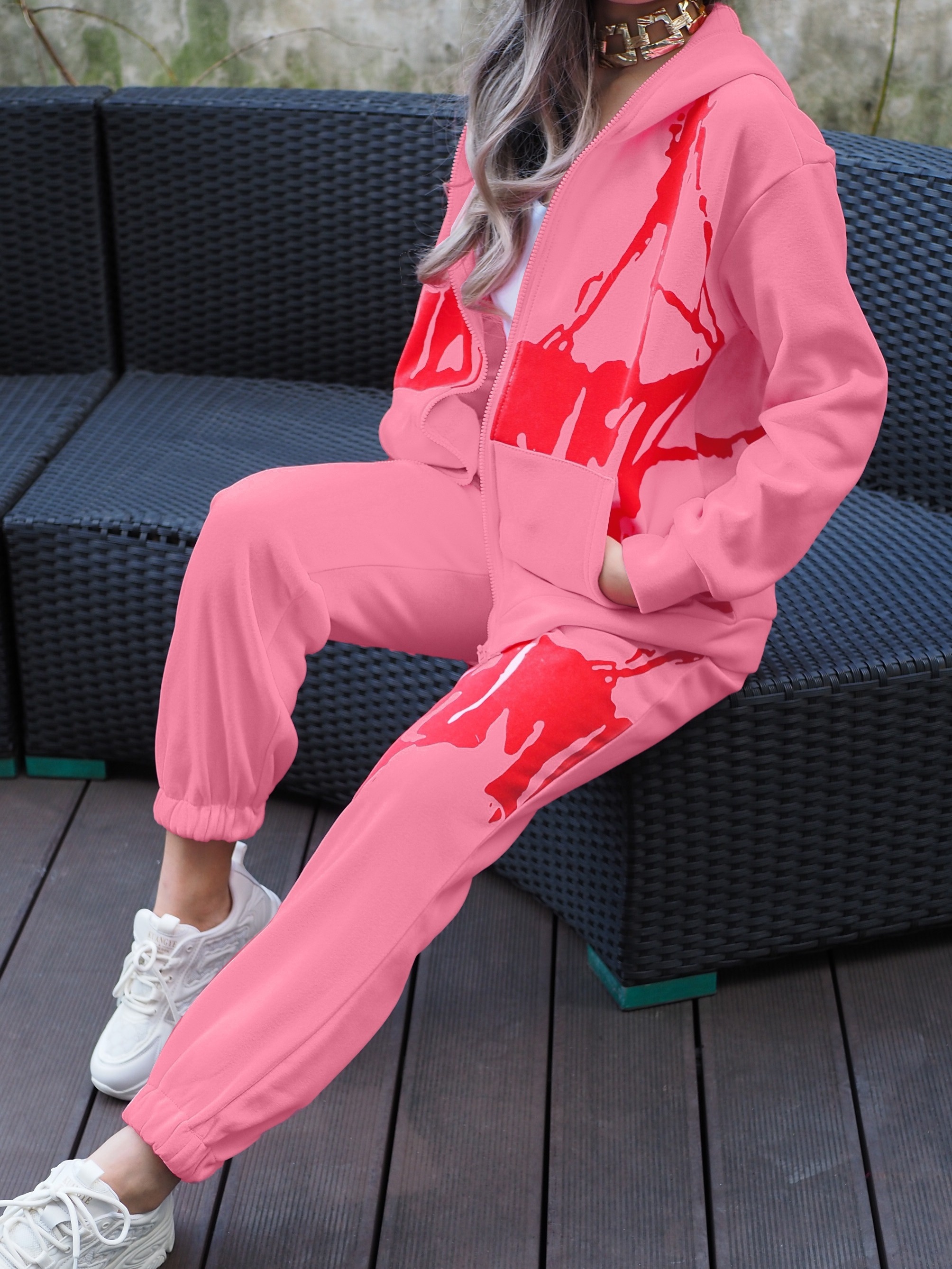 New! VICTORIA SECRET PINK 2 Piece Sweatshirt and Pants Outfit Set