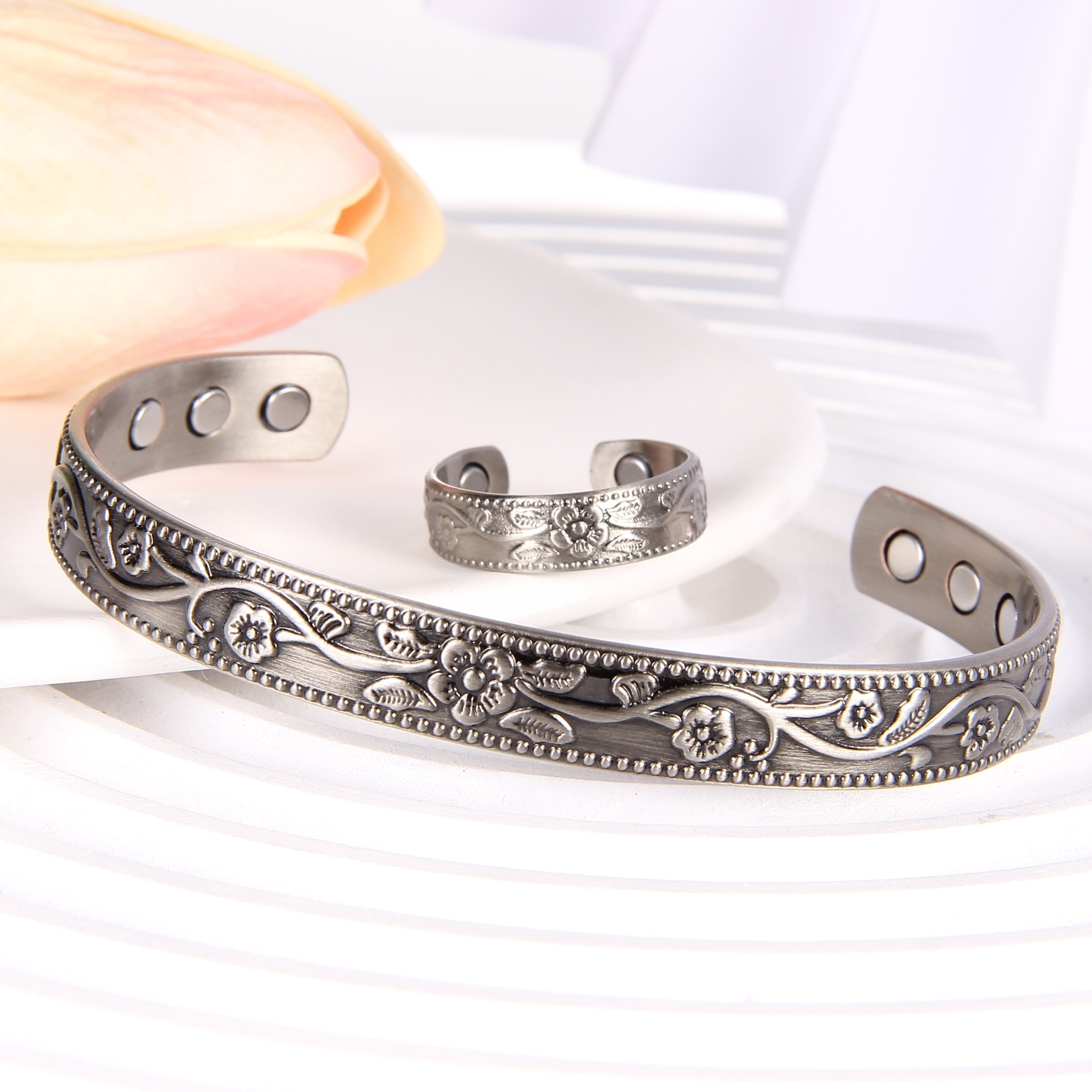 Copper Bracelet Magnetic with 6X Strength Magnets Adjustable Size