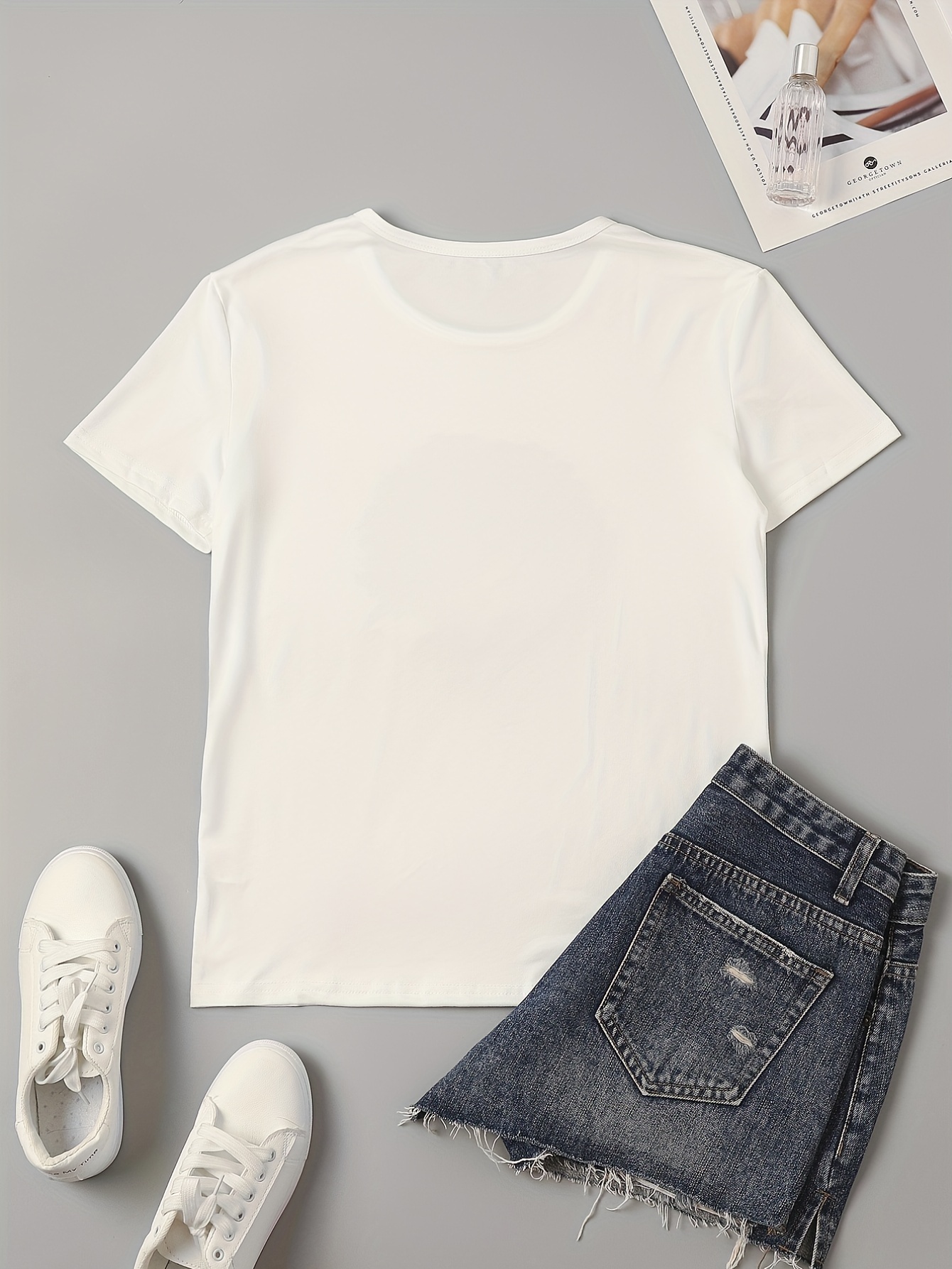 Figure Graphic Round Neck Casual T-shirt, Short Sleeve Loose T-shirt, Women's Clothing
