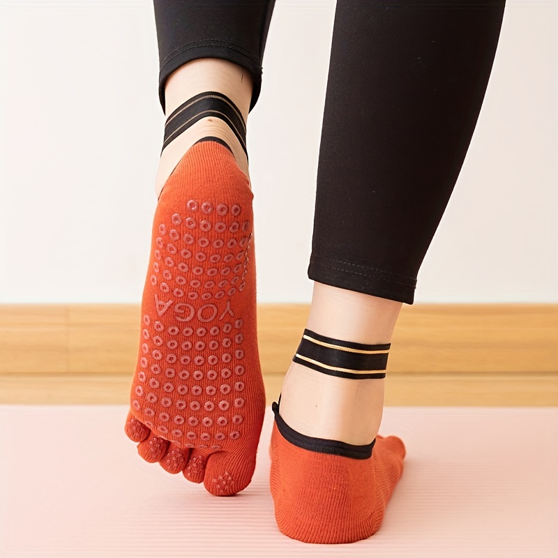  toesox Women's Bellarina Full Toe Grip Socks – Non-Slip  Pilates Socks, Yoga Socks with Grips, Barre Socks, Dance Socks Black :  Clothing, Shoes & Jewelry