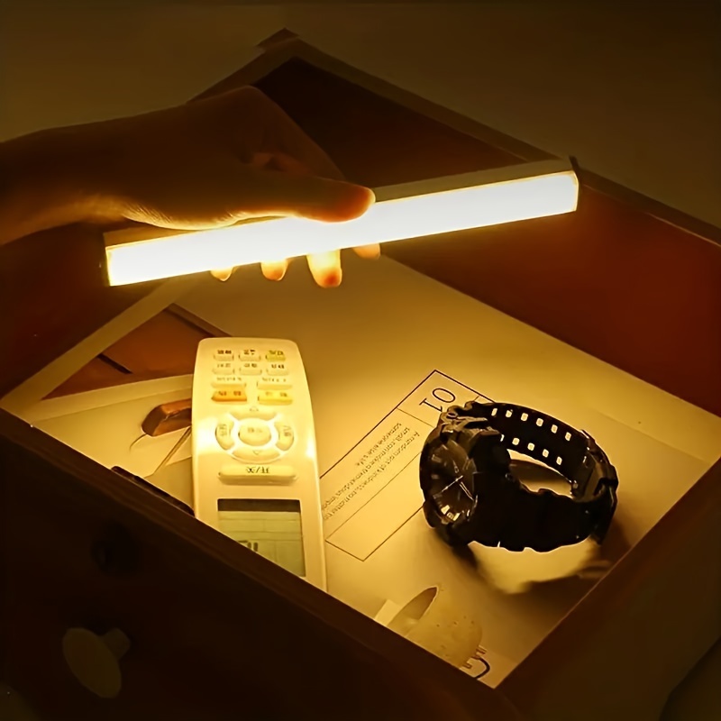 Lámpara Led con Sensor de movimiento, luz nocturna magnética para debajo  del gabinete, armario y cocina