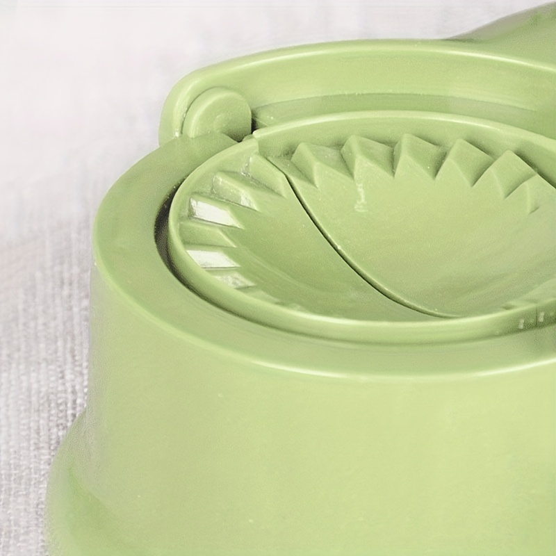 Kitchen Tool for Pressing Dumpling Wrappers, Dumpling Mold for Home Kitchen