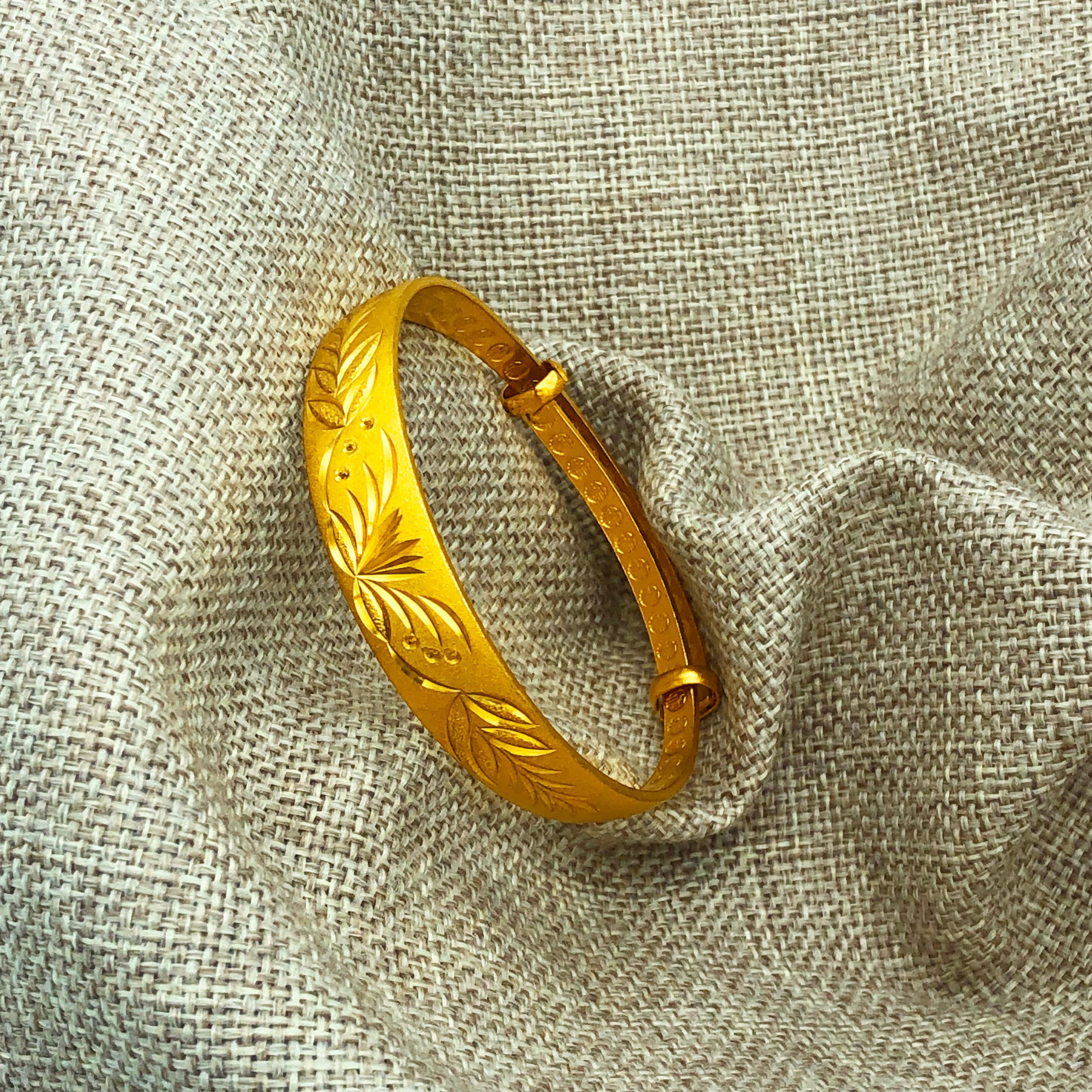 Gold on sale rubber kada