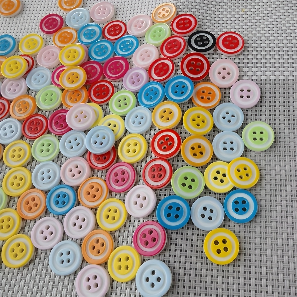 Más de 150 manualidades con botones de colores!