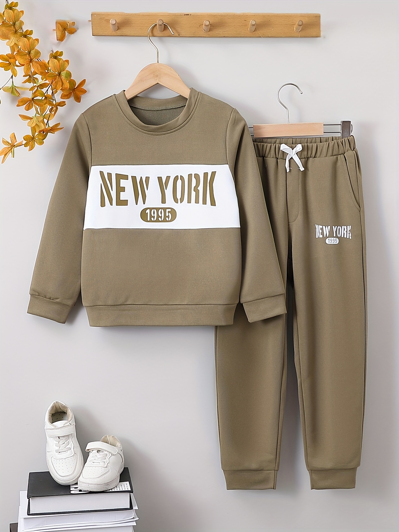 Girls Outfits new York Print Sweatshirt + Joggers Set - Temu