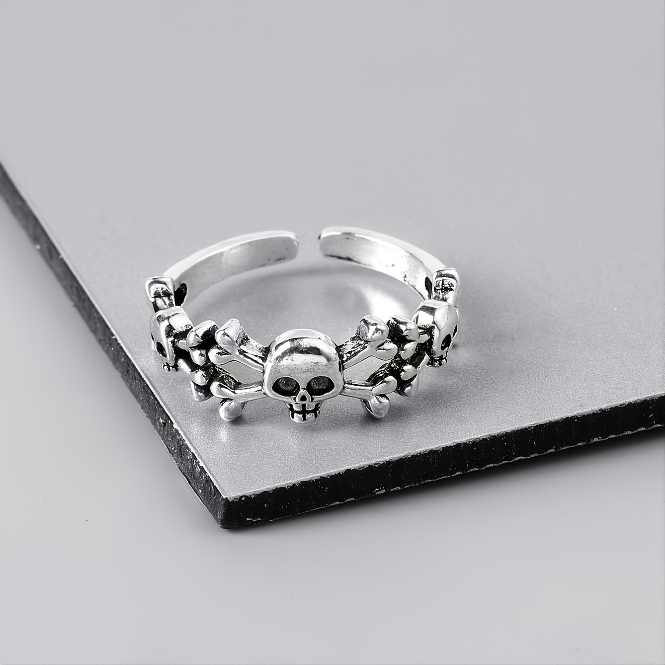 Anillo CALAVERA ajustable de plata - Toska joyería artesanal.