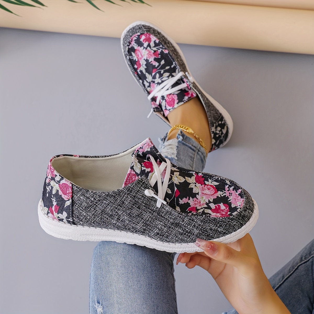 Floral sales boat shoes