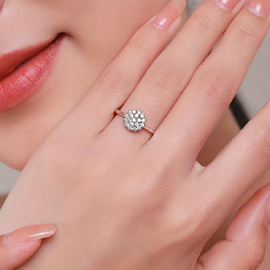 A Flower Design Copper Micro-Inlaid Synthetic Zirconia Wedding Wedding Ring