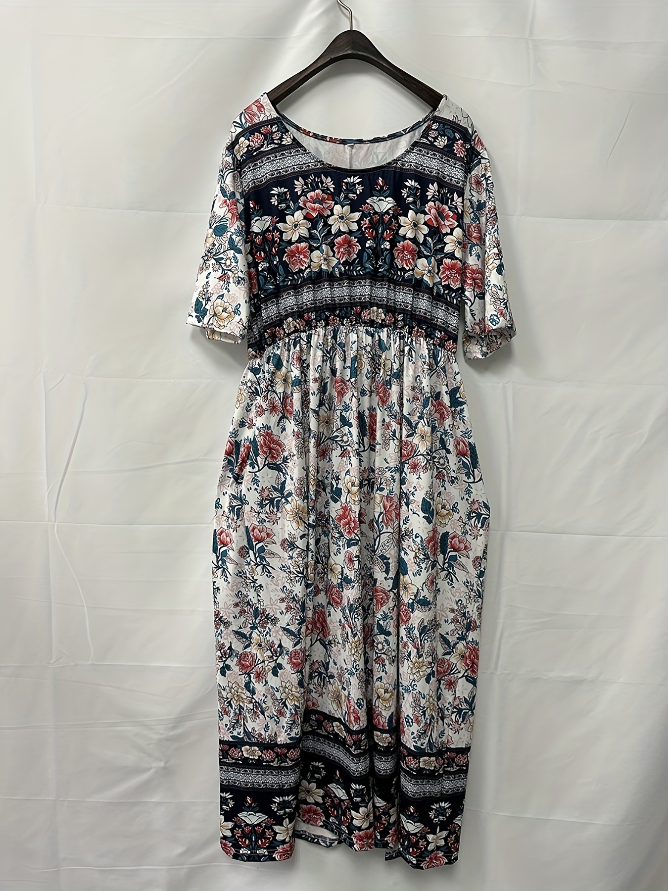 Plus Size Boho Dress, Women's Plus Paisley Floral Print Short Sleeve Round  Neck Medium Stretch Pleated Dress