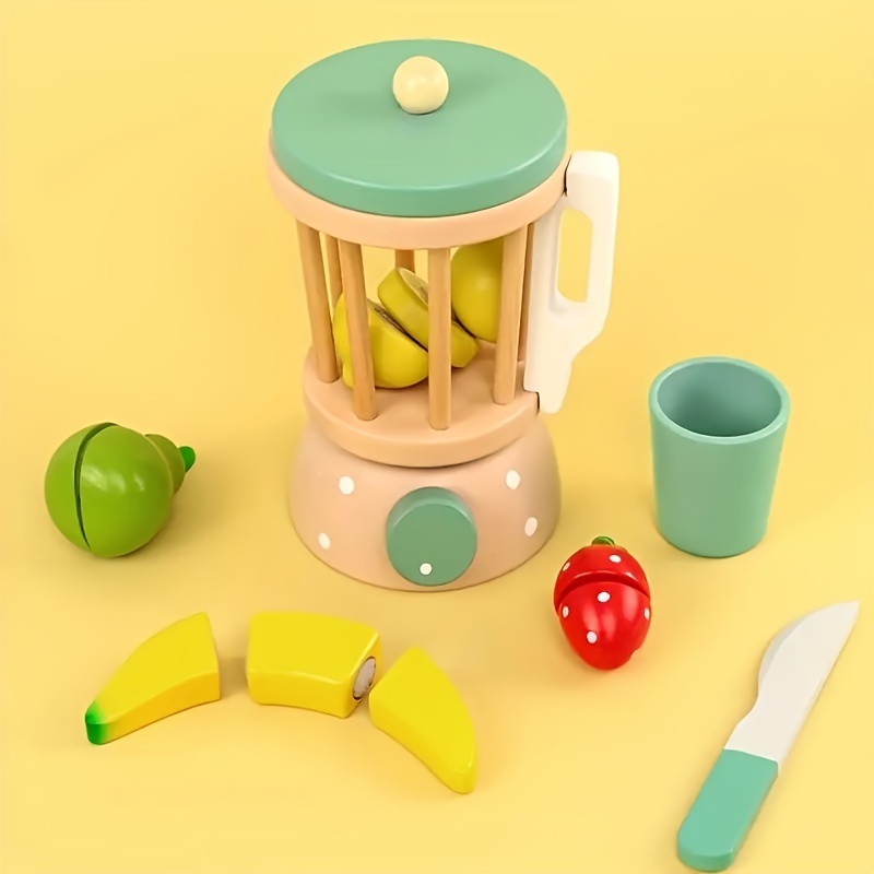 Wooden Kitchen Blender with Fruit