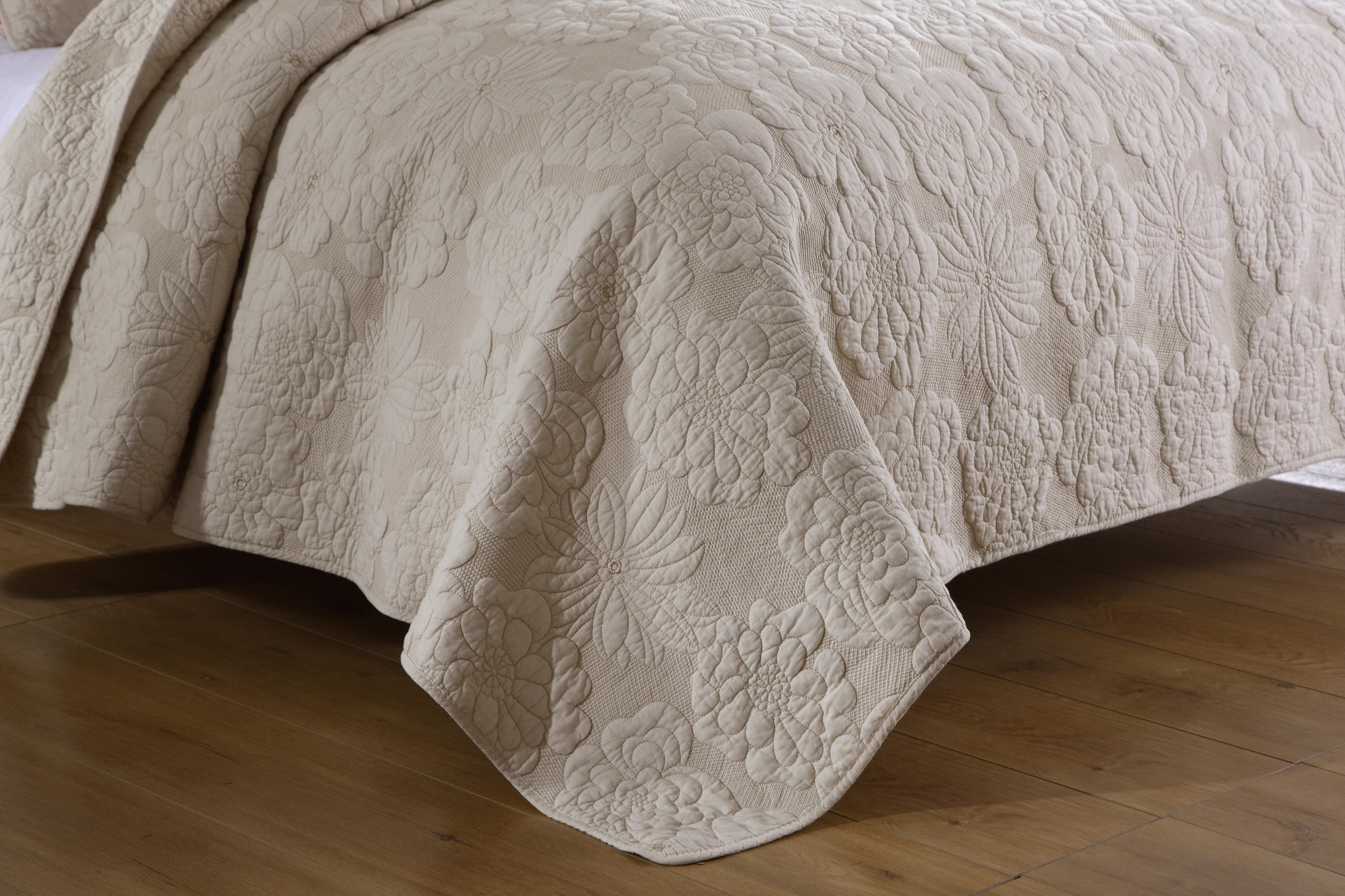 1pc Prosperity-Beige Reversible Printed Blanket 100% Quilted Bed Cover, Reversible High-End Quilt, Non-Slip And Wrinkle-Resistant Bed Mat, Soft And Comfortable Breathable Bed Cover (Pillowcase And Pillow Core Not Included)