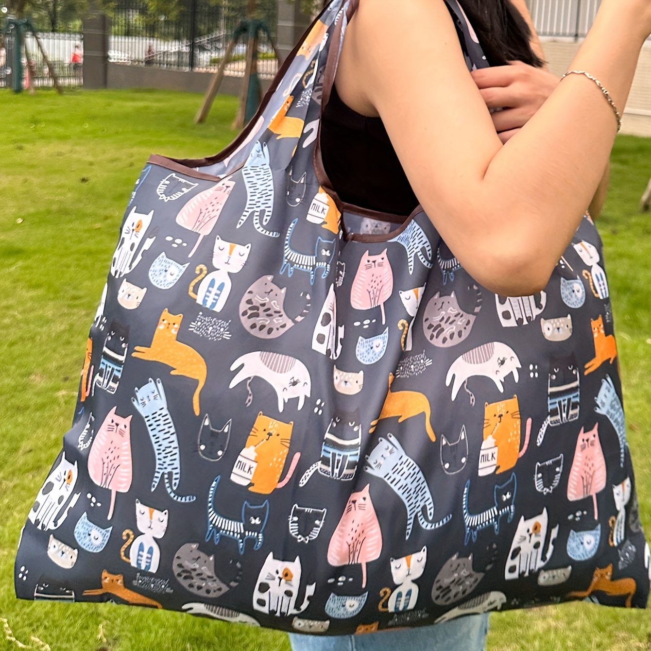 

Large Capacity Portable Shopping Bag, Lightweight Cartoon Pattern Portable Waterproof Large Tote Bag