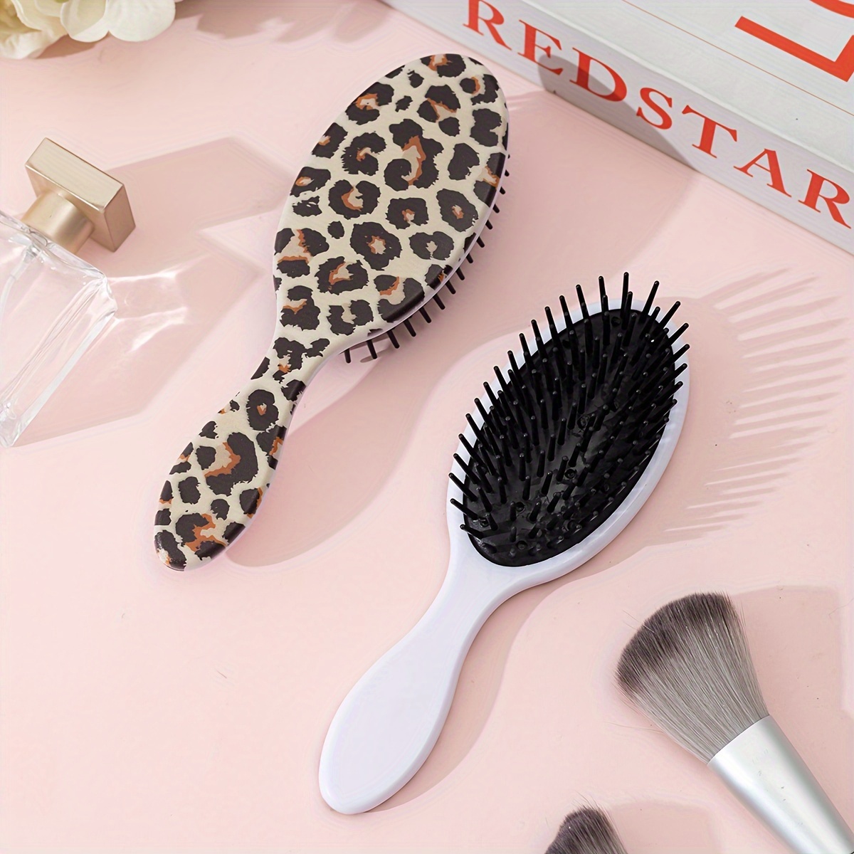 

1pc Brosse à Cheveux à Imprimé Léopard Chic avec Poils en Nylon & Manche en ABS - pour un Style Lisse et Frisottis, Convient à Tous Types de Cheveux