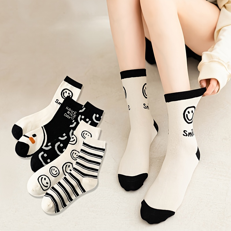 

5 Pairs Smiling Face Print Socks, Comfy & Breathable Mid Tube Socks, Women's Stockings & Hosiery