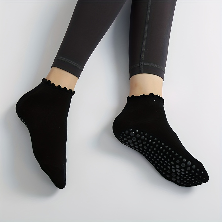 Image of A Pair Of Women's Yoga Socks, Pilates Socks With Anti-slip Features, Short Lace Fitness Sports Socks