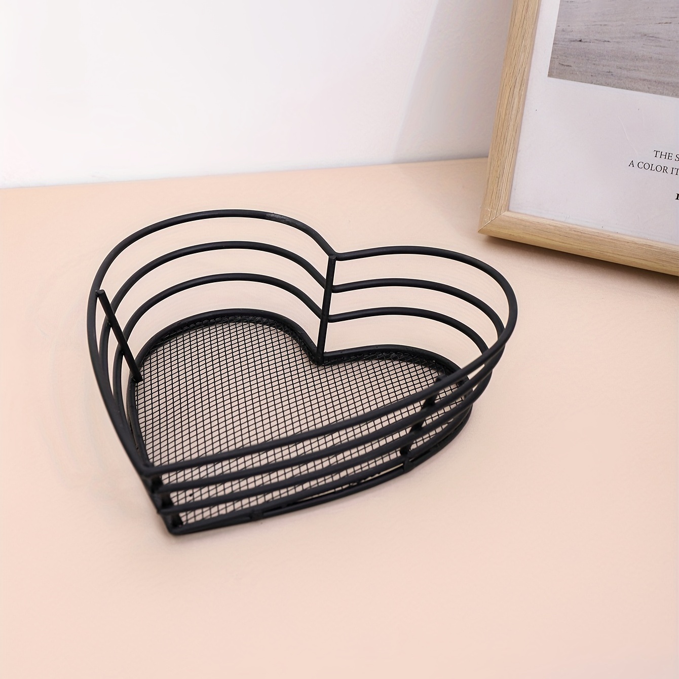 1pc Heart Shaped Desktop Storage Basket