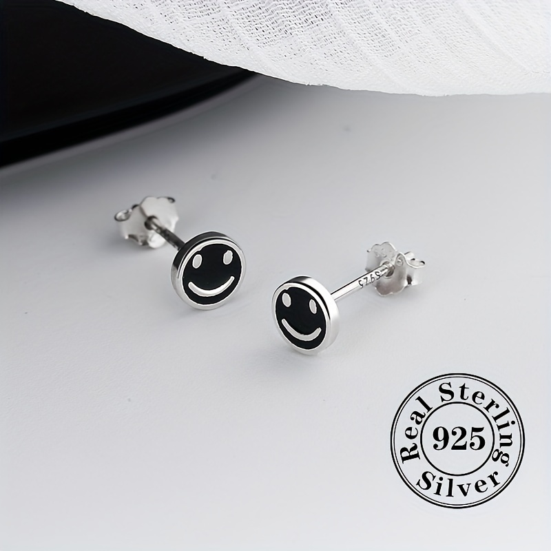 

2pcs Personalized S925 Sterling Silver Cute And Exquisite Smiling Earrings For Women To Give As Gifts To Girlfriends (about 0.6g)