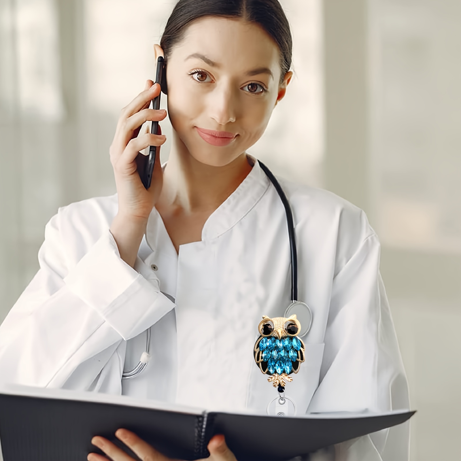 1pc Cute Rhinestone Swan Telescopic ID Badge Holder Keychain Brooch Alloy Badge Reel Name Tag Clip, Retractable ID Card Holder for Nurse Doctor,Temu