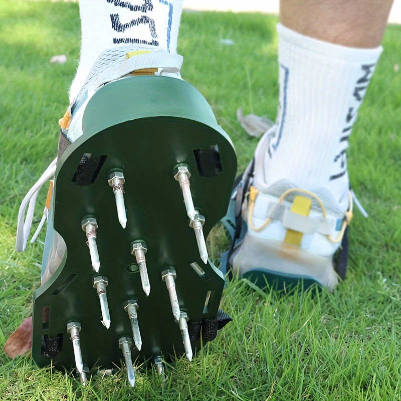 

1 Set, Garden Aerator Spike Shoes, Green Lawn Aeration Sandals With Metal Buckles And Adjustable Straps, 12.99-inch Length Heavy Duty Yard Soil Loosening Equipment, Epoxy Self-leveling Lawn Tools