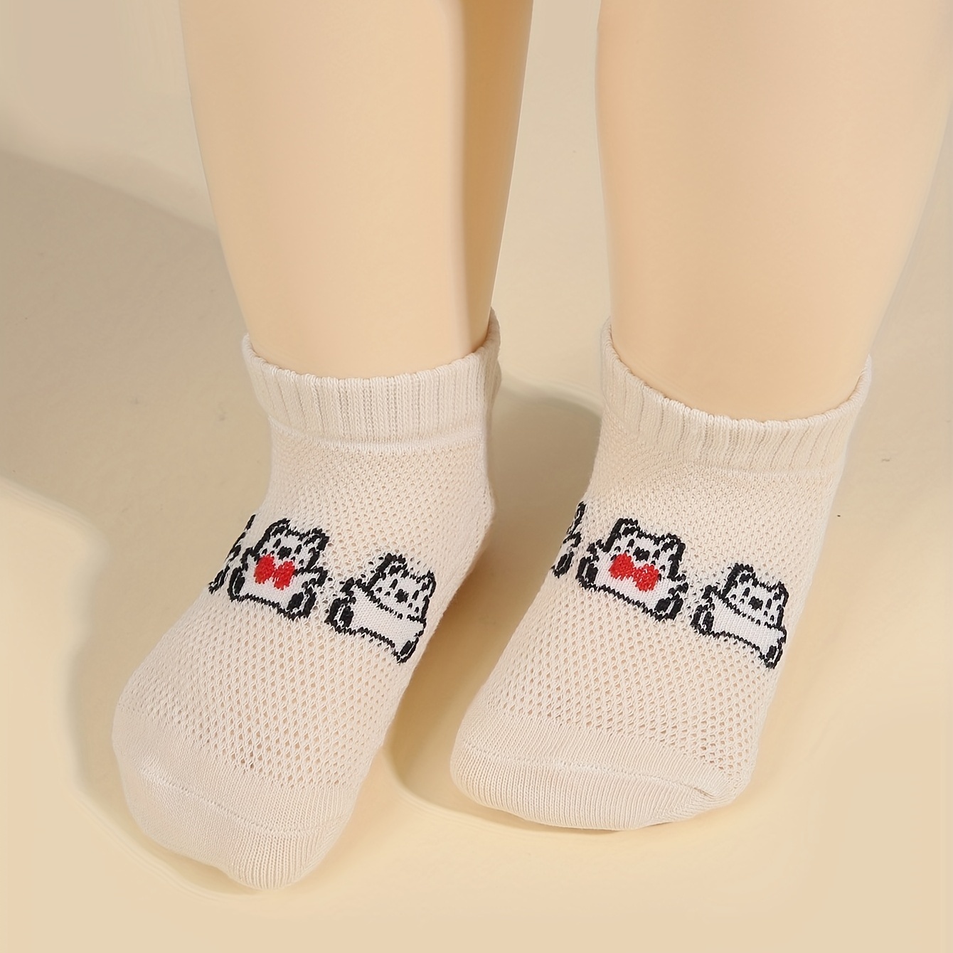 Linear Mesh Socks