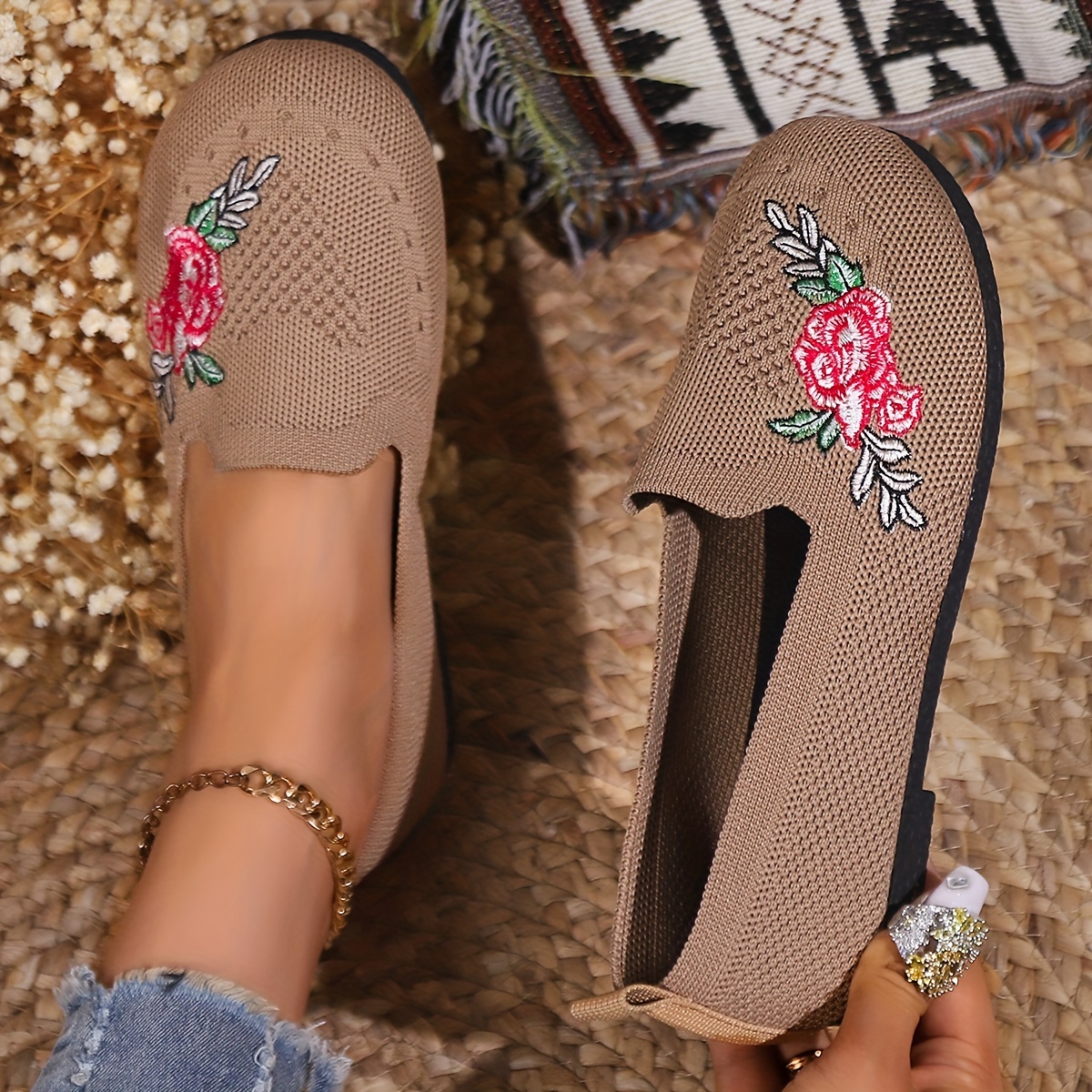 EMBROIDERED FLORAL FLAT SHOES
