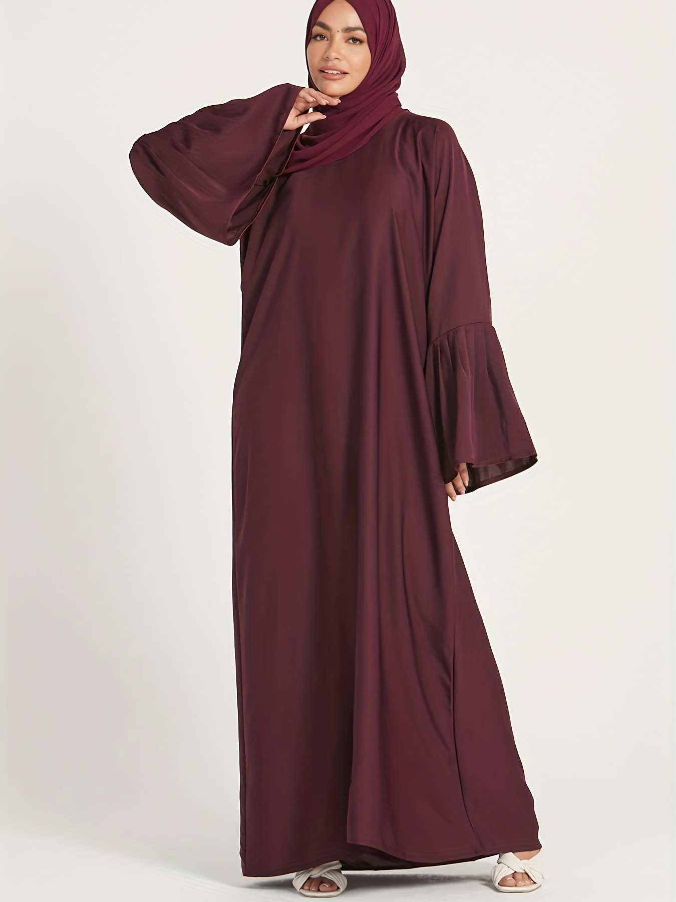 Flare sleeve outlet abaya