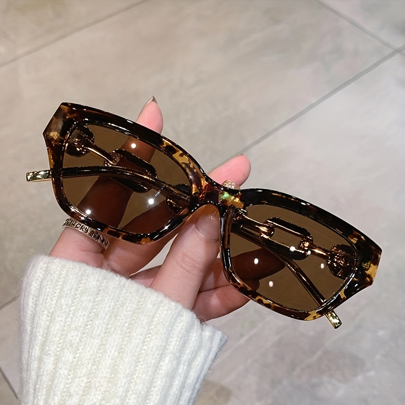 Vintage Cat Eye Sun Glasses For Woman Trending Fashion Female Eyewear Luxury Brand Design Sun Glasses Ladies Shades