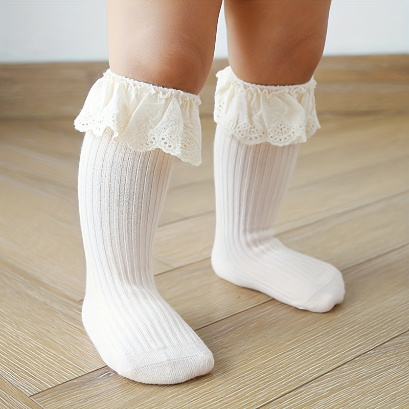 Calcetines largos para niña en cálido algodón.