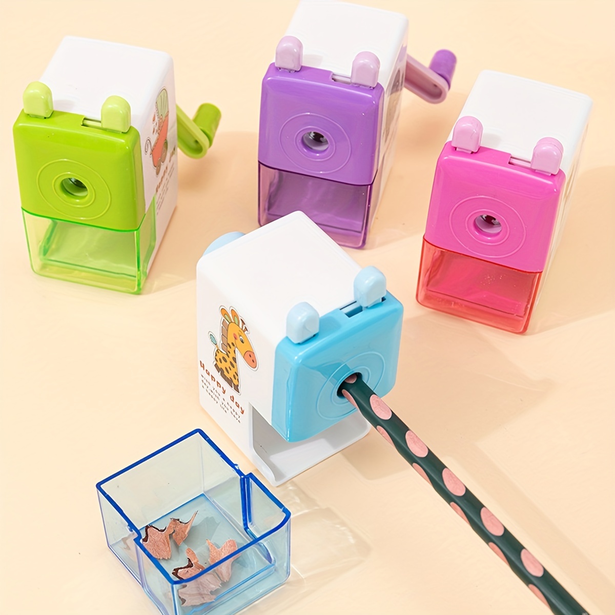 1pc Cartoon Graphic Random Pencil Sharpener