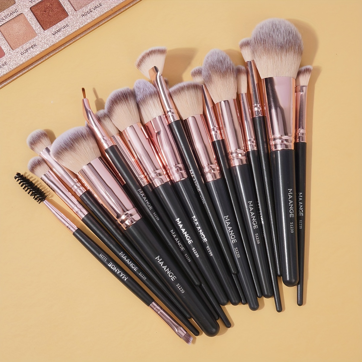 Makeup Brushes, 18 Pcs Professional Premium Synthetic Makeup Brush set,  Foundation Powder Concealers Eye Shadows Make up Brushes (Black Gold)