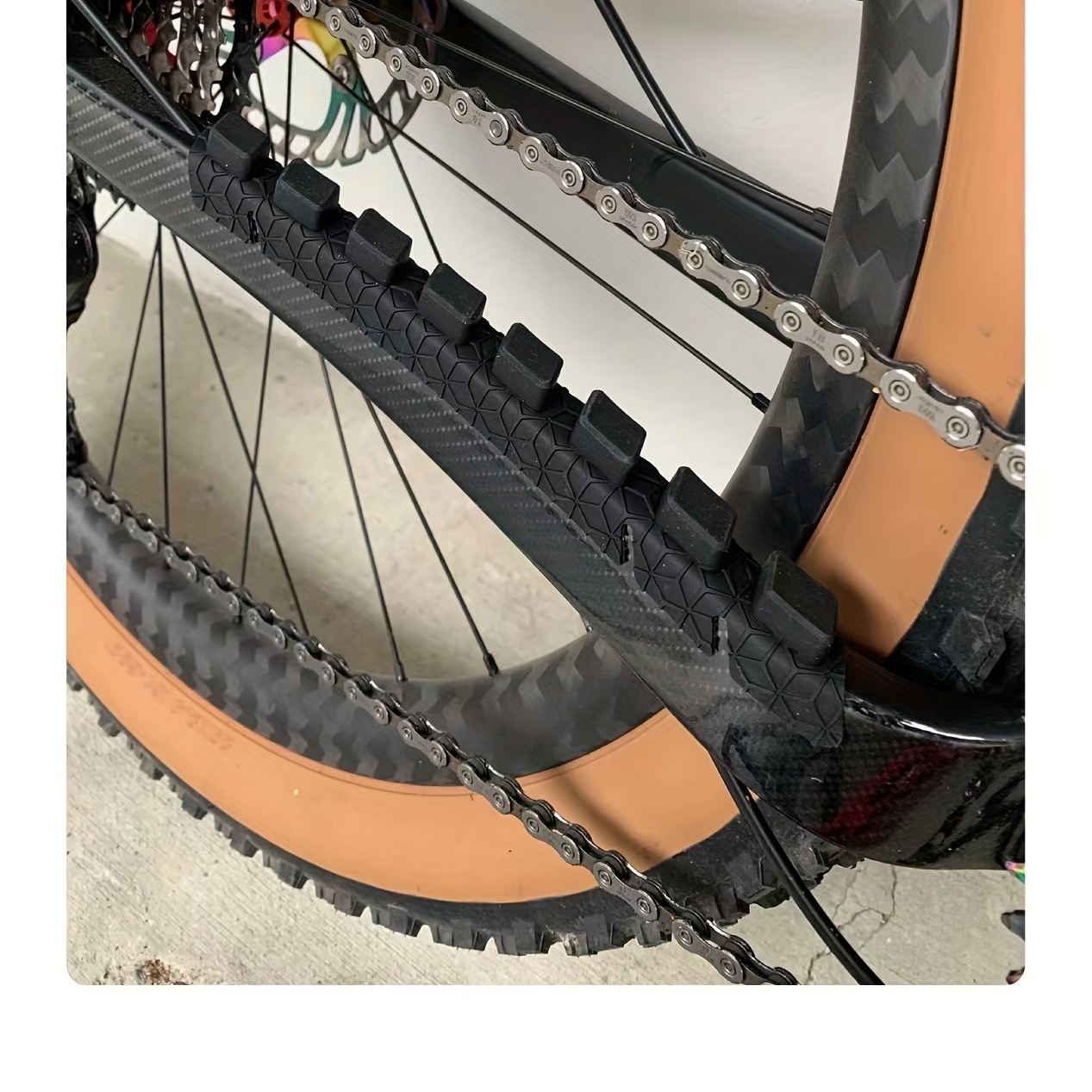 Protection Chaîne Vélo Autocollante V2 - Couleur Charbon Rouge Pour Cadre Vtt Bmx 538079