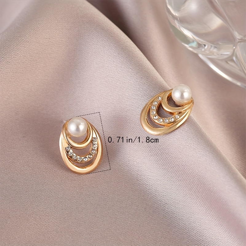 Women's Temperament Pearl Stud Earrings