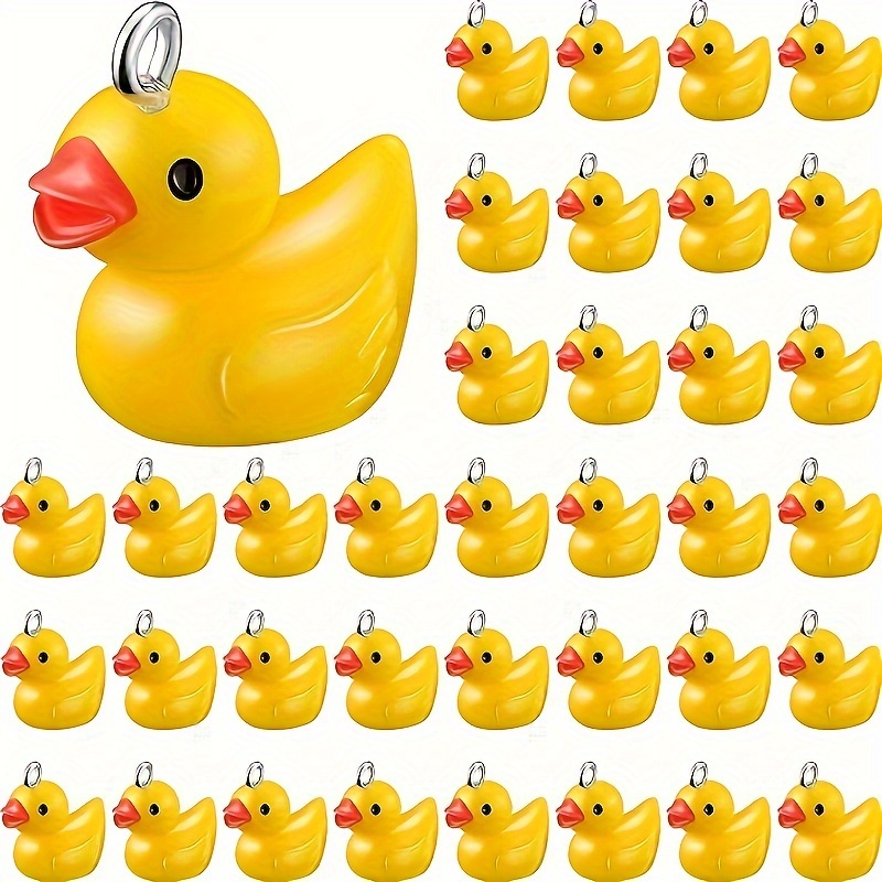 

40pcs Mini Resin Duck Charms With Christmas Hat, Little Duck Ornaments Duck Party Favors Miniature Duck Shaped Pendant Accessories Christmas Birthday Party Decoration