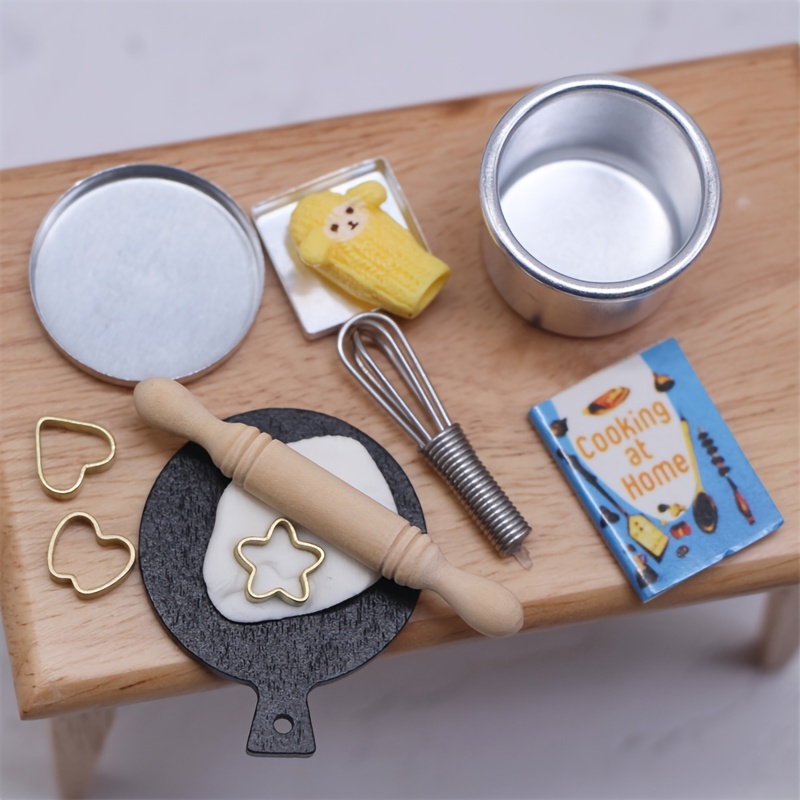 

Deluxe 1:12 Scale Dollhouse Baking Set - Miniature Kitchen Accessories With Cake, Rolling Pin & Whisk - Diy Dollhouse Decor